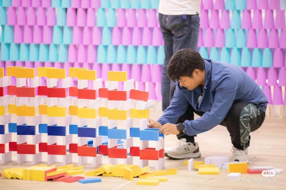 主題團(tuán)建市場迎來創(chuàng)新升級,沉浸式體驗(yàn)與個(gè)性化定制成新趨勢